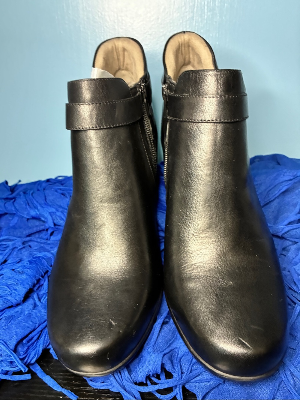 Naturalizer Black Leather Ankle Boots with Side Zip